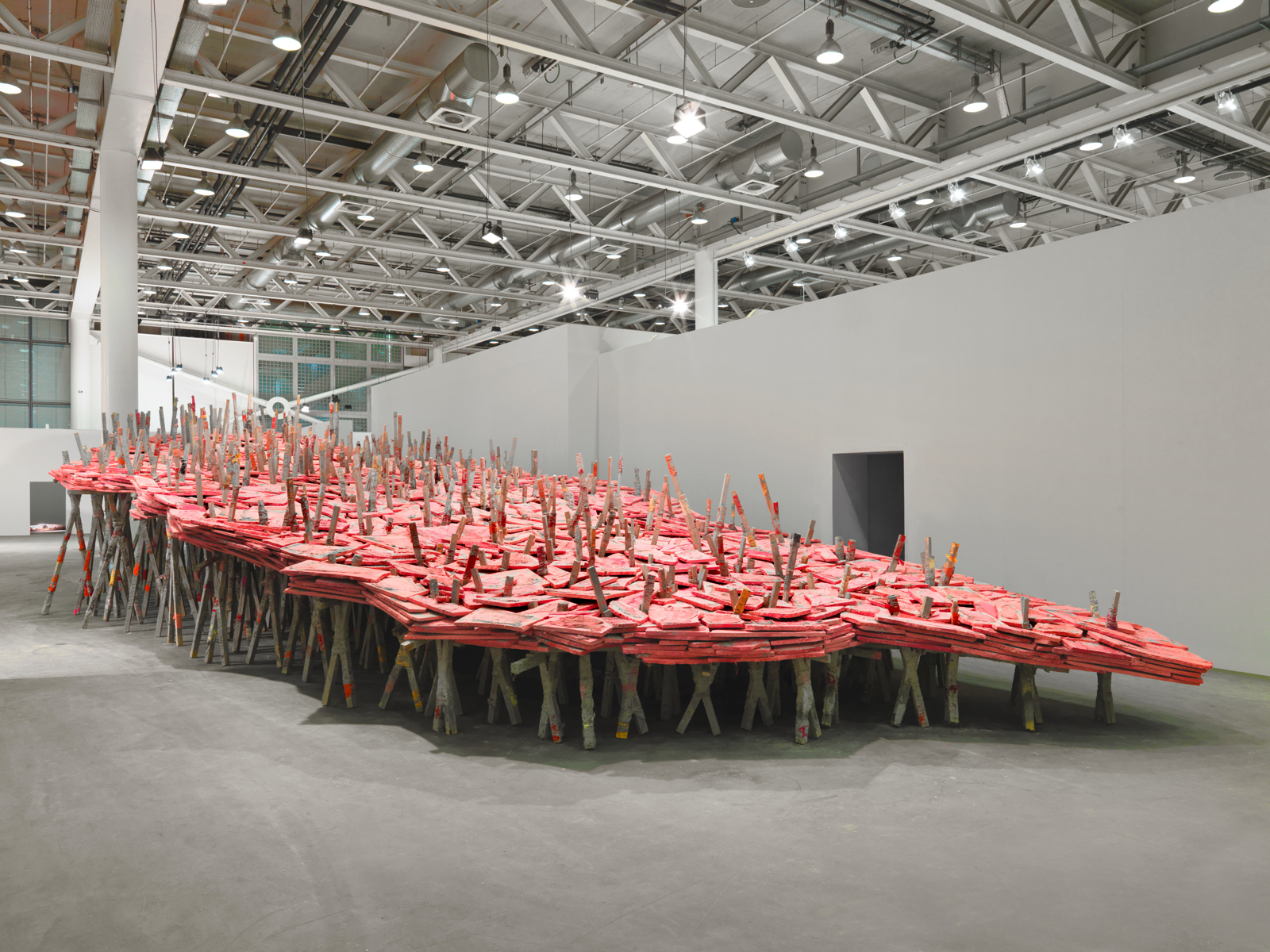 Phylida Barlow,  / "Stage", installation view, Art Unlimited 2012 / 2011