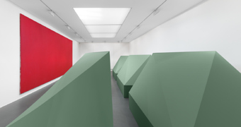 Olivier Mosset / "BRMC", exhibition view, Galerie Andrea Caratsch, Zürich / 2011