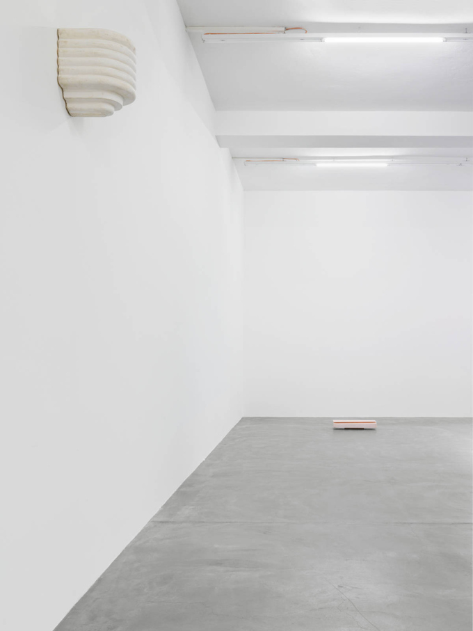 Trisha Donnelly / Exhibition view, Galerie Eva Presenhuber, Zürich / 2013