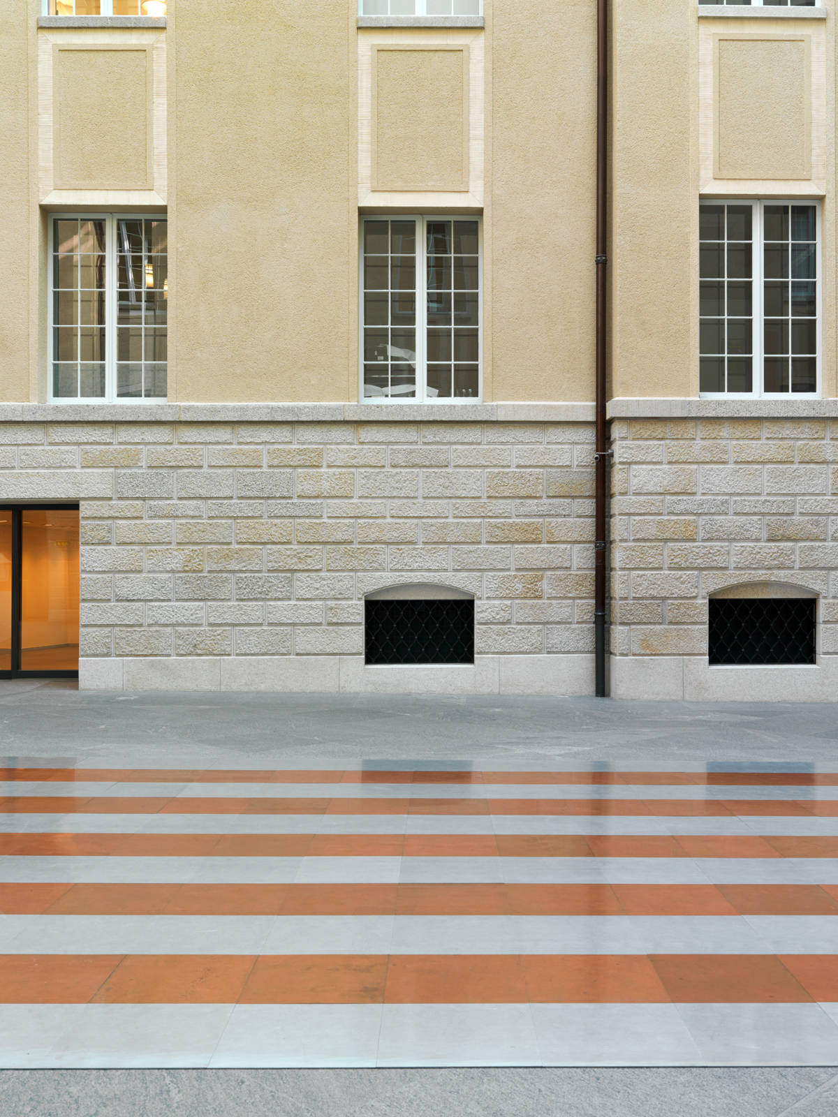 Carl Andre / Art at Swiss Re, installation view, Zurich / 2014