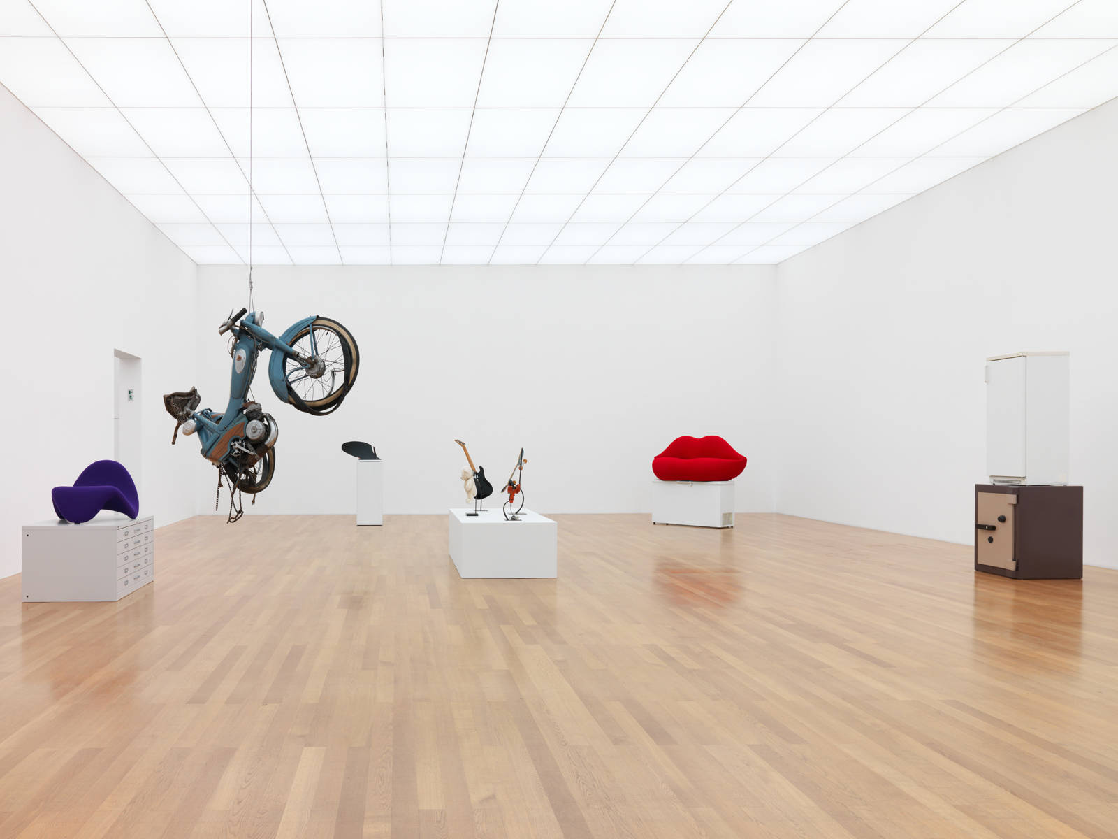 Bertrand Lavier / Exhibition view, Kunstmuseum Liechtenstein, Vaduz / 2016